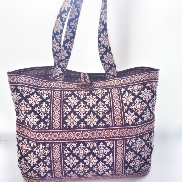 Vera Bradley Handbags - 🎉 5 for $25 🎉Vera Bradley Tote Bag Purse